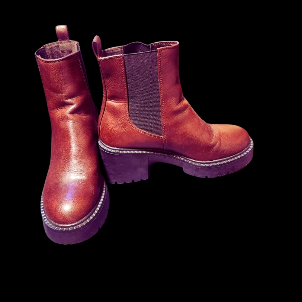 Steve Madden Chelsea Boots